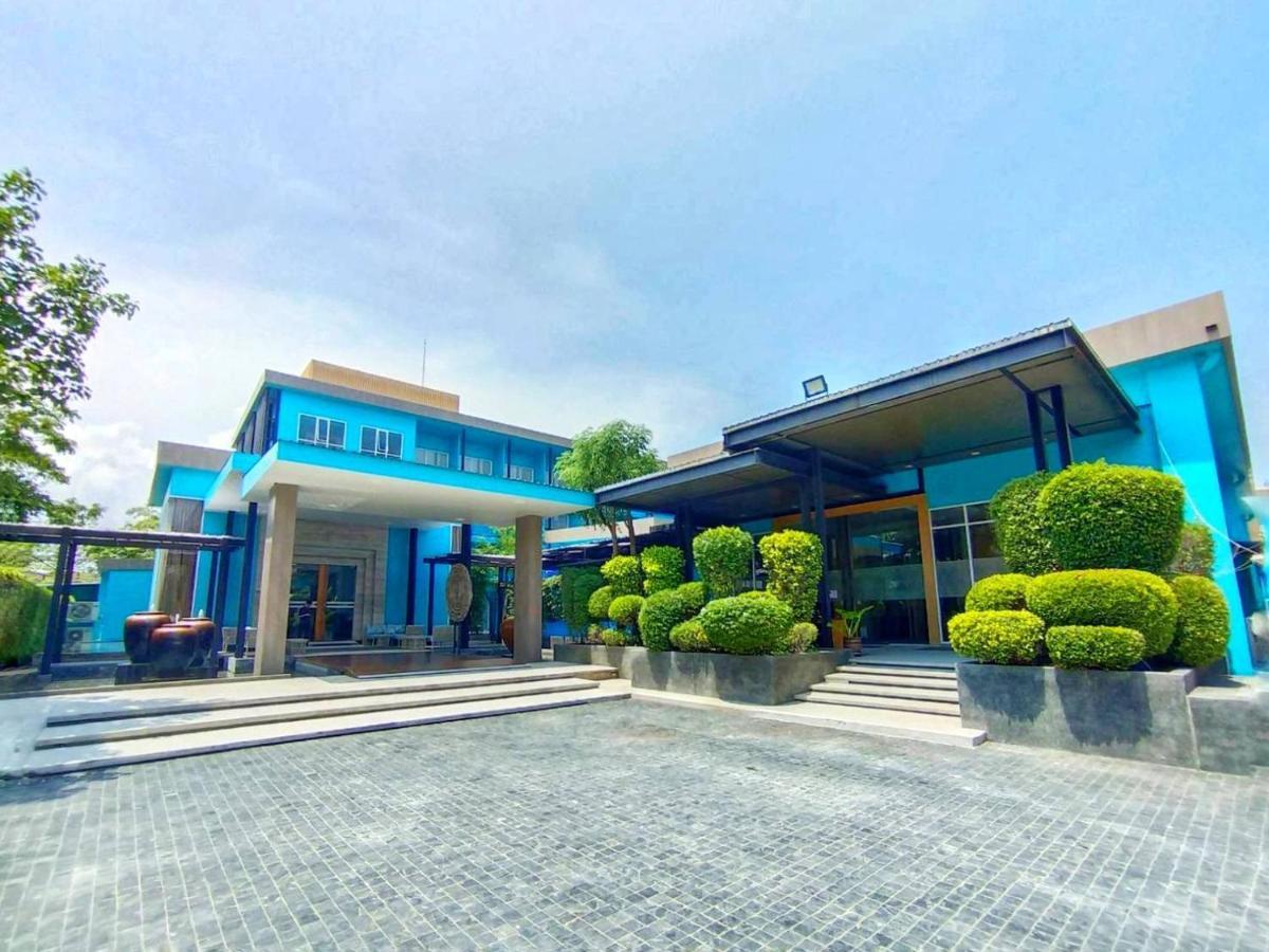 Bangsaen Beach Walk Boutique Resort מראה חיצוני תמונה