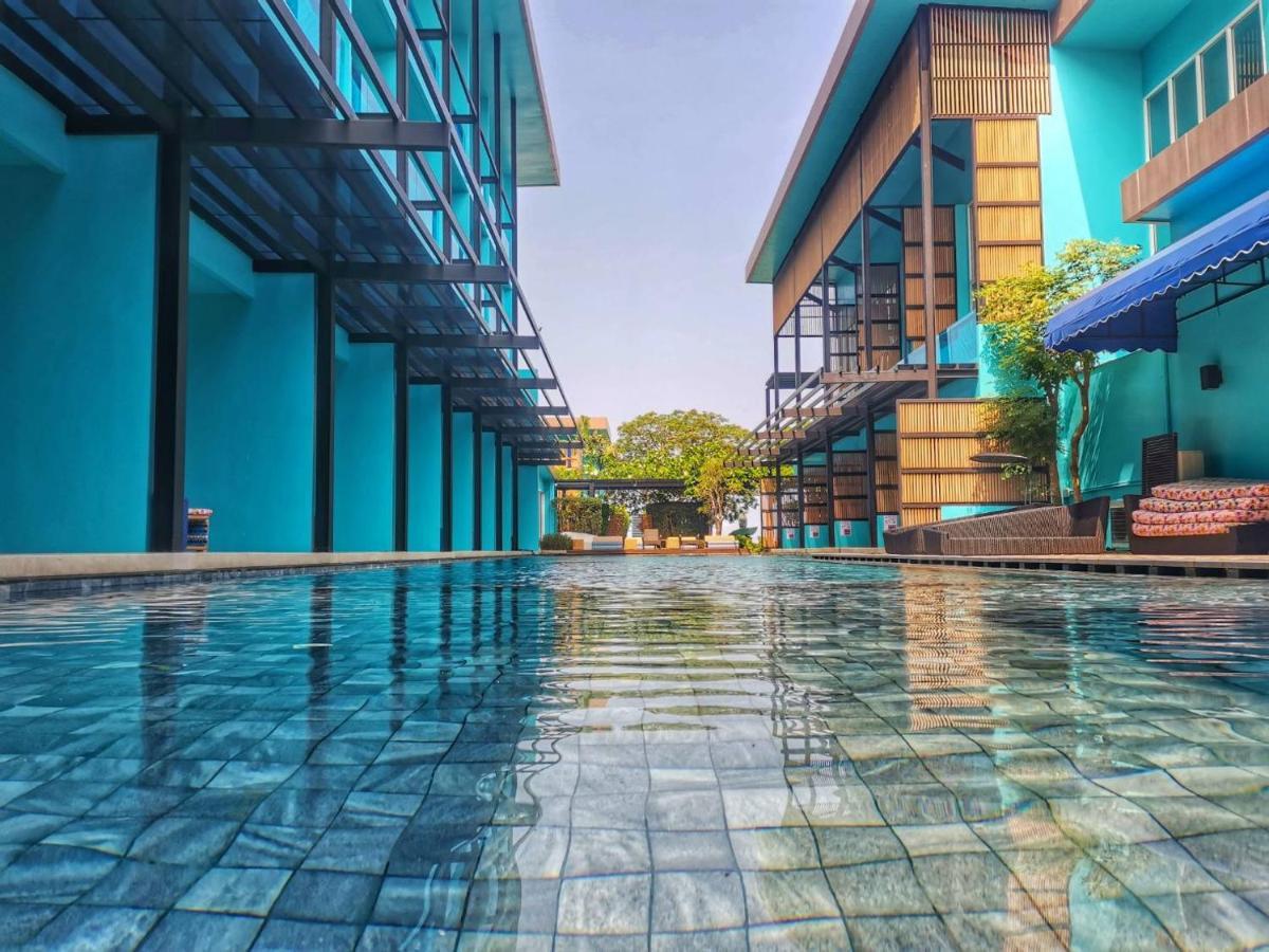 Bangsaen Beach Walk Boutique Resort מראה חיצוני תמונה