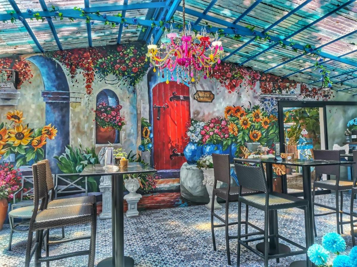 Bangsaen Beach Walk Boutique Resort מראה חיצוני תמונה