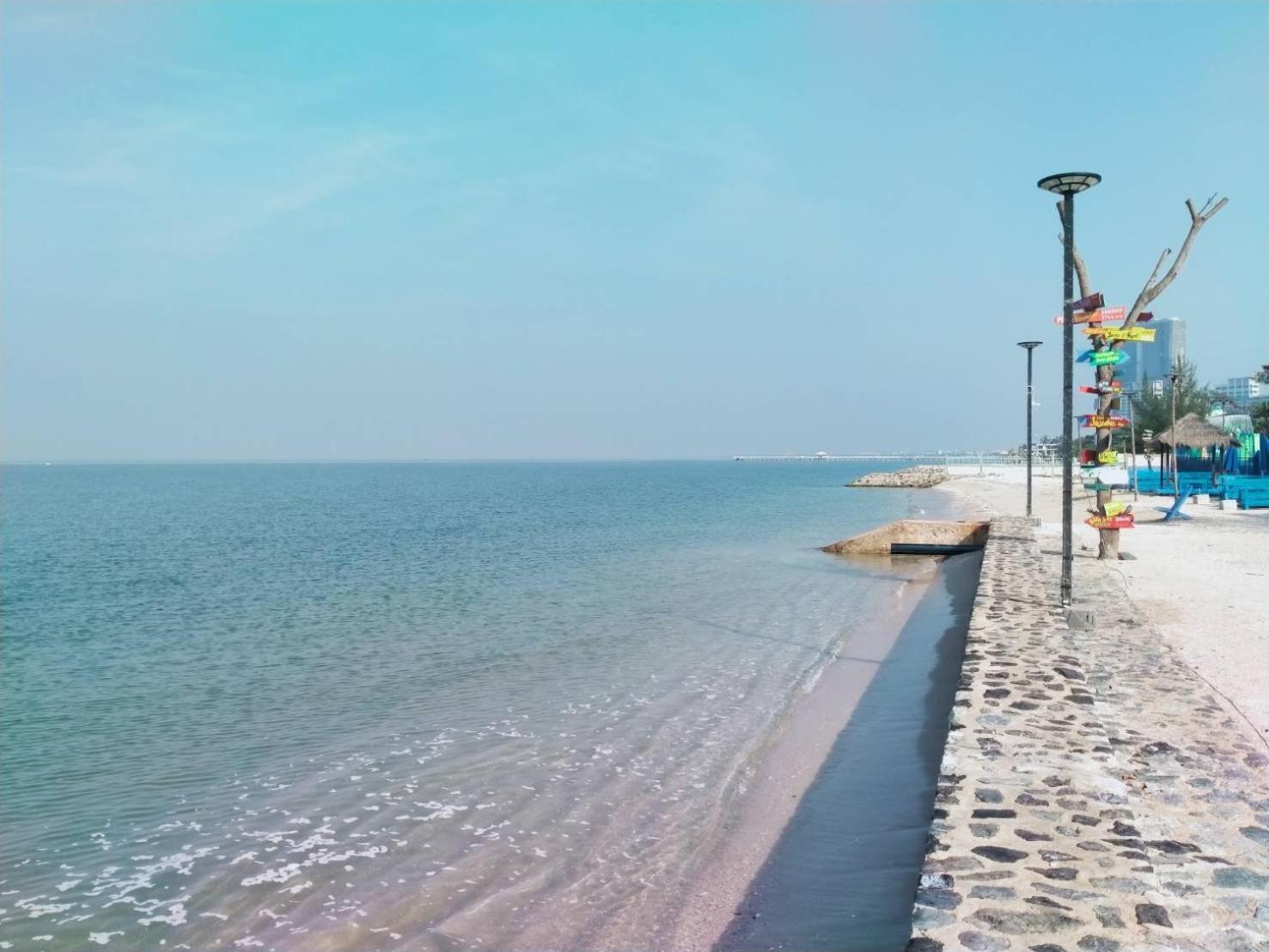Bangsaen Beach Walk Boutique Resort מראה חיצוני תמונה